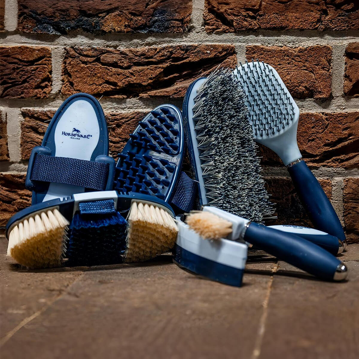 HORSEWARE Newmarket Grooming Set HORSEWARE Newmarket Grooming Set