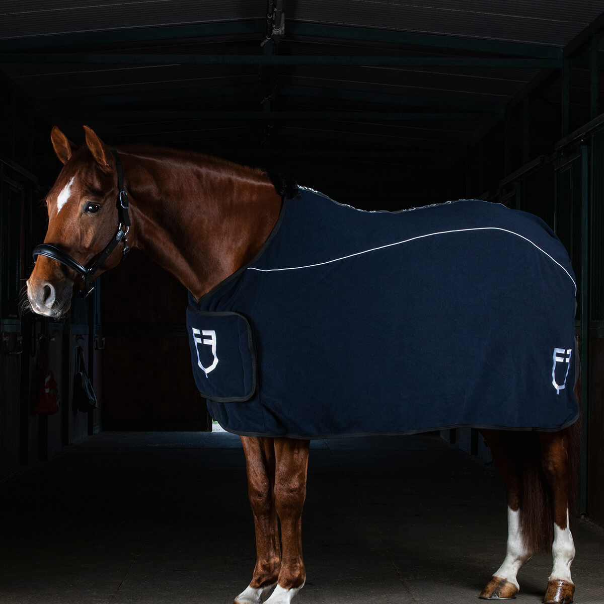 EQUESTRO Fleece Κουβέρτα Στάβλου EQUESTRO Fleece Κουβέρτα Στάβλου