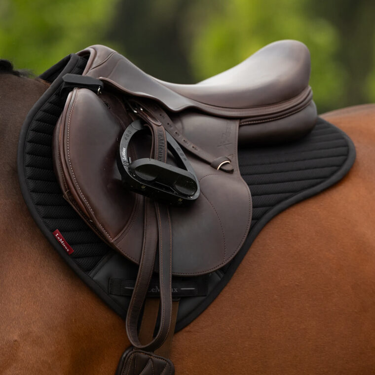 LeMieux AirTek Half Square Mesh Υπόσαγμα